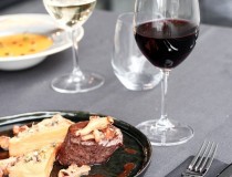 Bądź jak sommelier - dowiedz się, jak dopasować wino do posiłku!