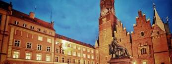 Polecana restauracja: Restauracja Pod Fredrą, Wrocław Restauracja serwuje klientom nie tylko tradycyjne potrawy i trunki,... [czytaj dalej]