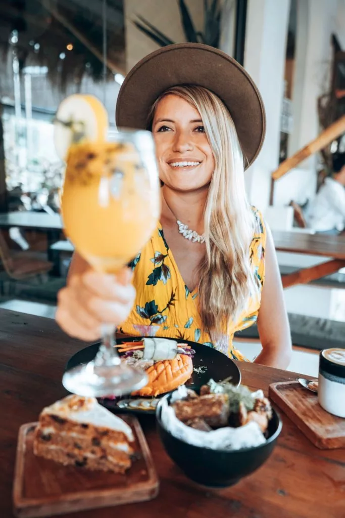 Influencer w restauracji: niezbędny element strategii marketingowej, czy zbędna moda?