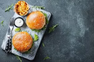 Już dziś odwiedź dział  <b>Slow Fast Food Toruń</b>, do którego dodaliśmy nową Prezentację Lokalu  <b>Byczy Burger</b>.